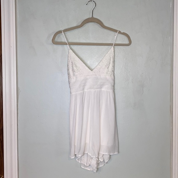 Garage White Embroidered Open Back Tie Romper-Women’s Size Small - Picture 4 of 12